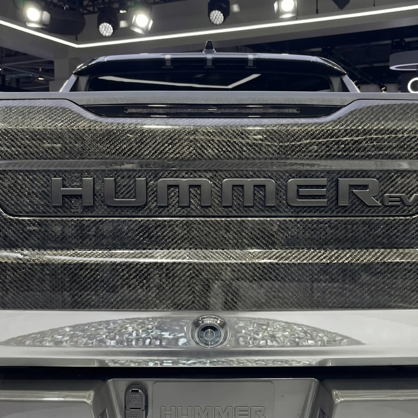 Carbon Fiber Tailgate – GMC Hummer EV Players Club Cars