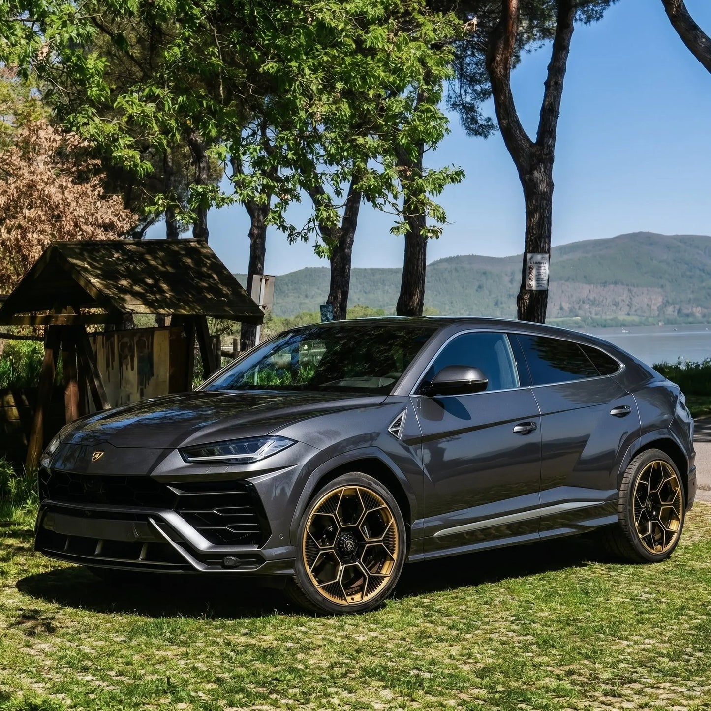 Lamborghini Vision GT Wheels on a Urus 23 Inch Forged 2-Piece